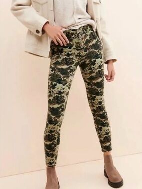 Pilcro Anthropologie high rise corduroy  skinny floral army green pants